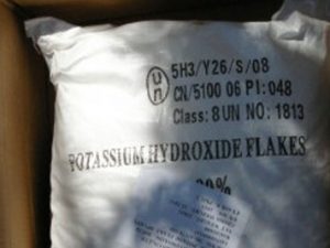 Postassium hydroxide flakes